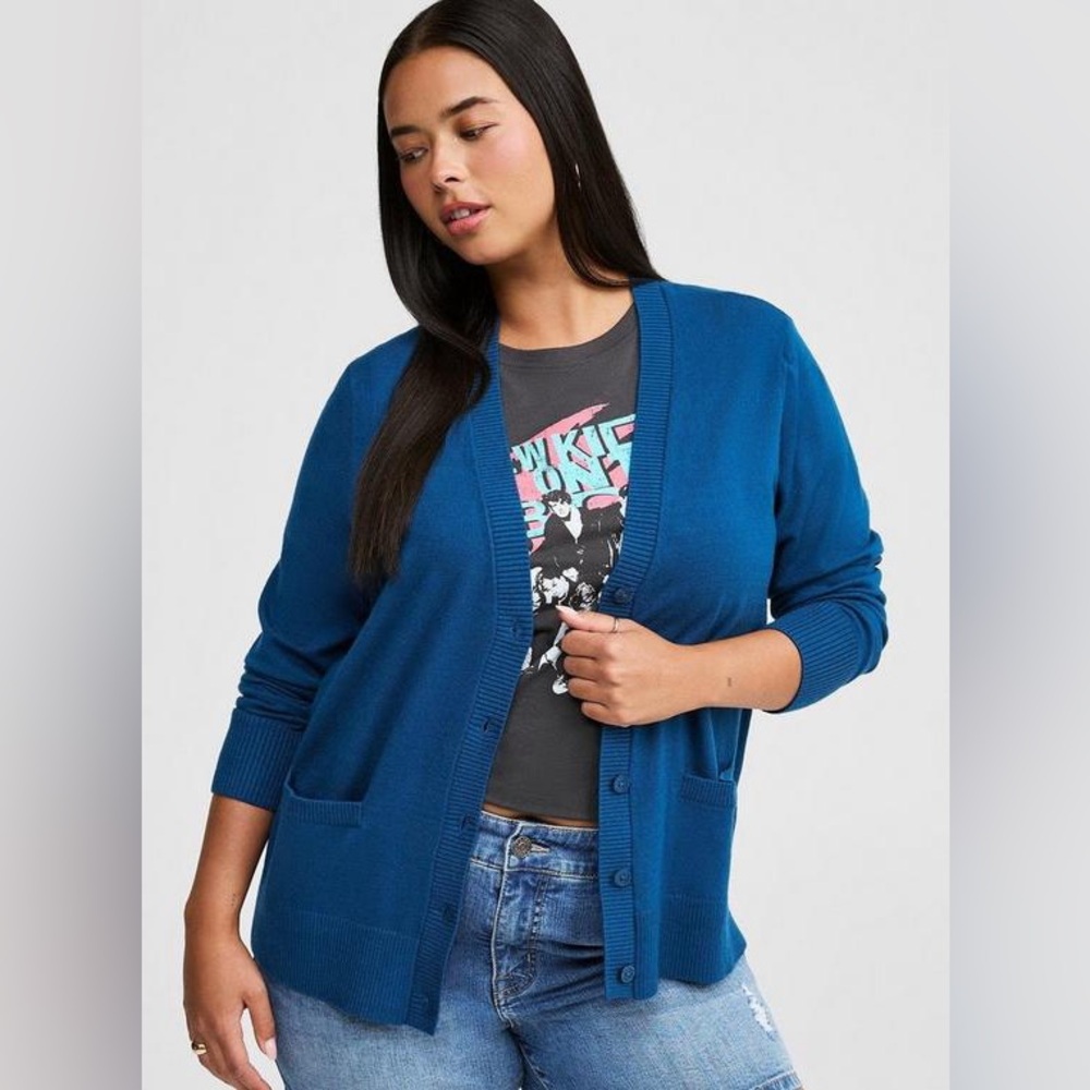 Torrid everyday soft V-neck pocket button front cardigan sweater